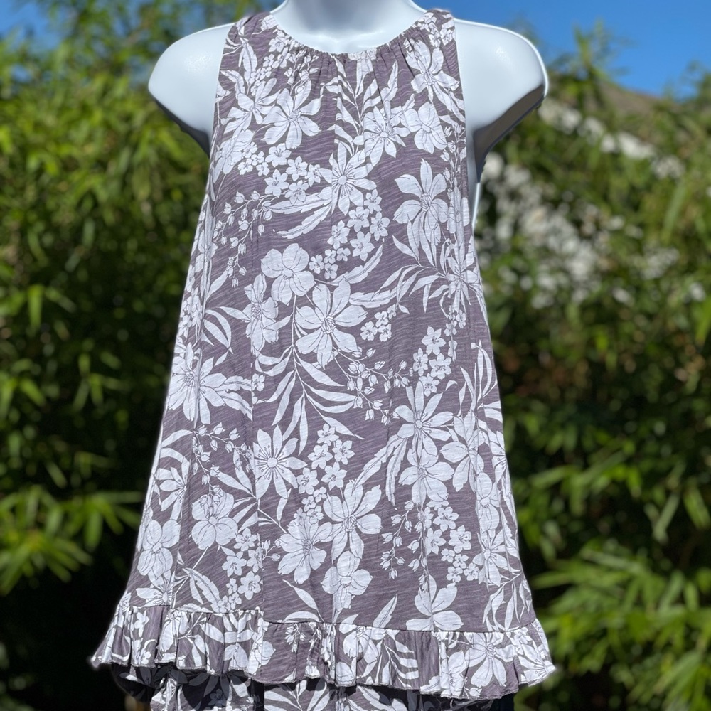 🔥 SALE Sleeveless Gray and White Floral Tank Top  | Medium